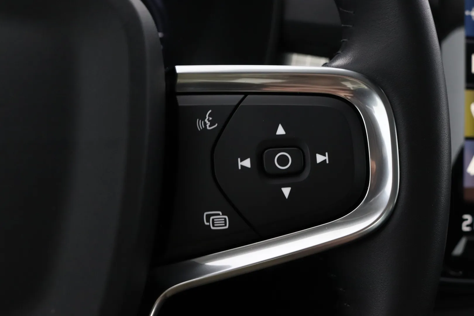 Volvo XC40 NME-696 carousel image