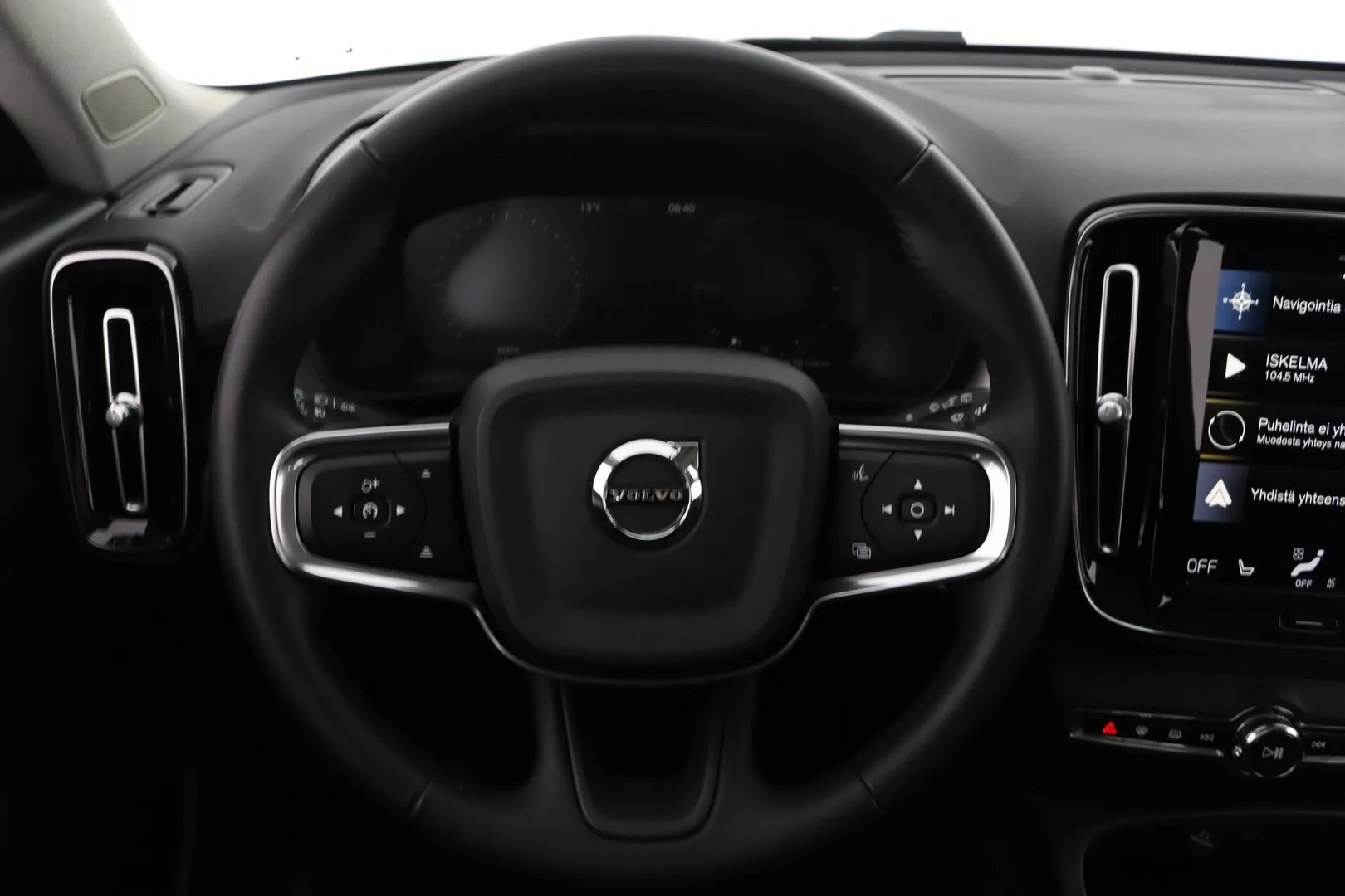 Volvo XC40 NME-696 carousel image