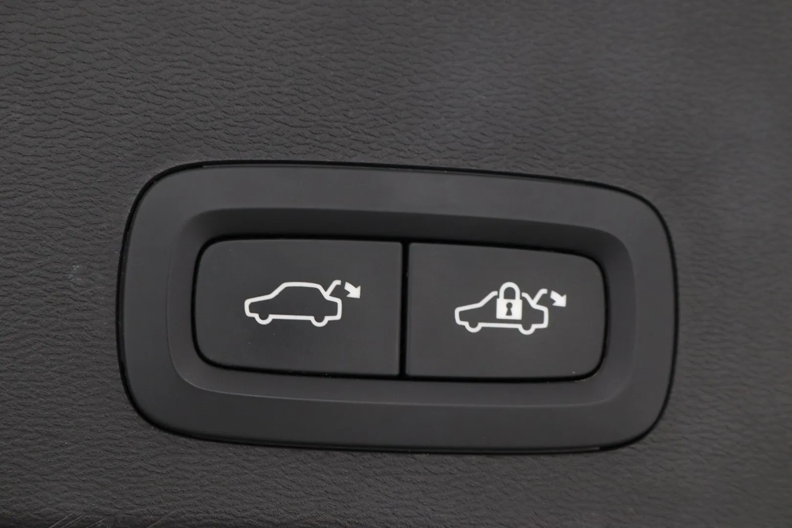 Volvo XC40 NME-696 carousel image