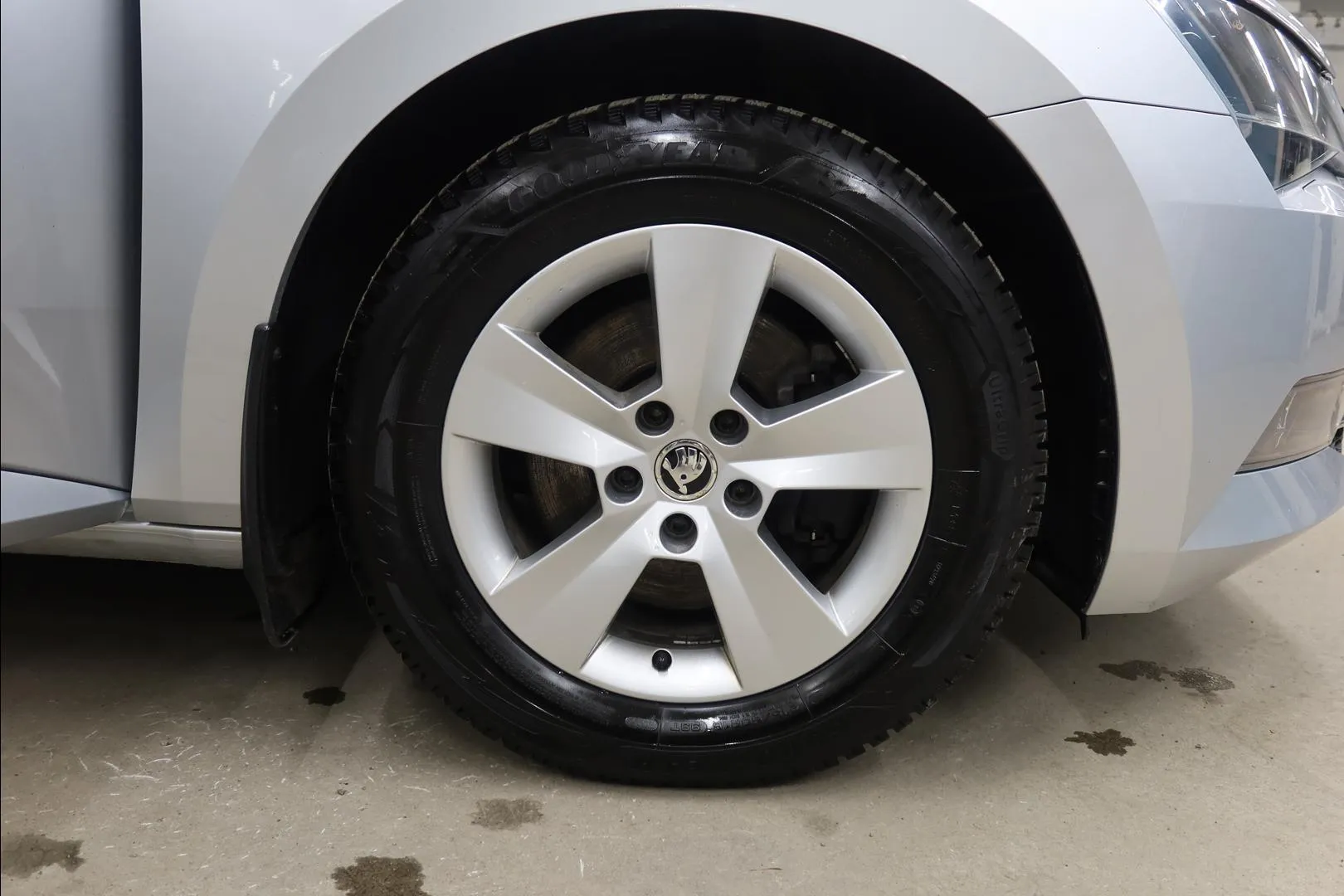 Skoda Superb KNO-844 carousel image