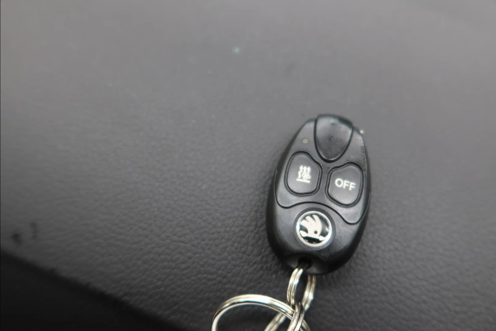 Skoda Superb KNO-844 carousel image