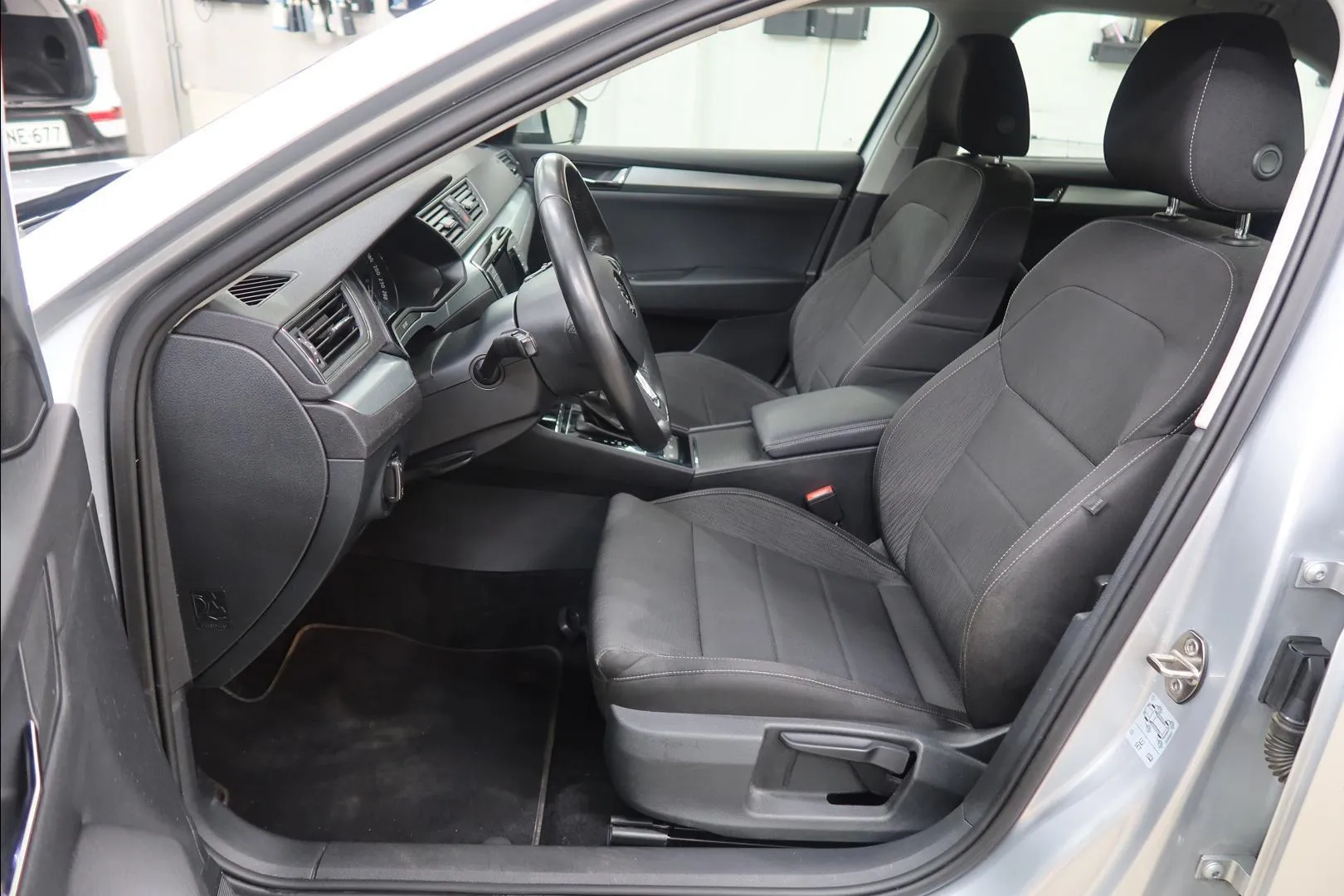 Skoda Superb KNO-844 carousel image