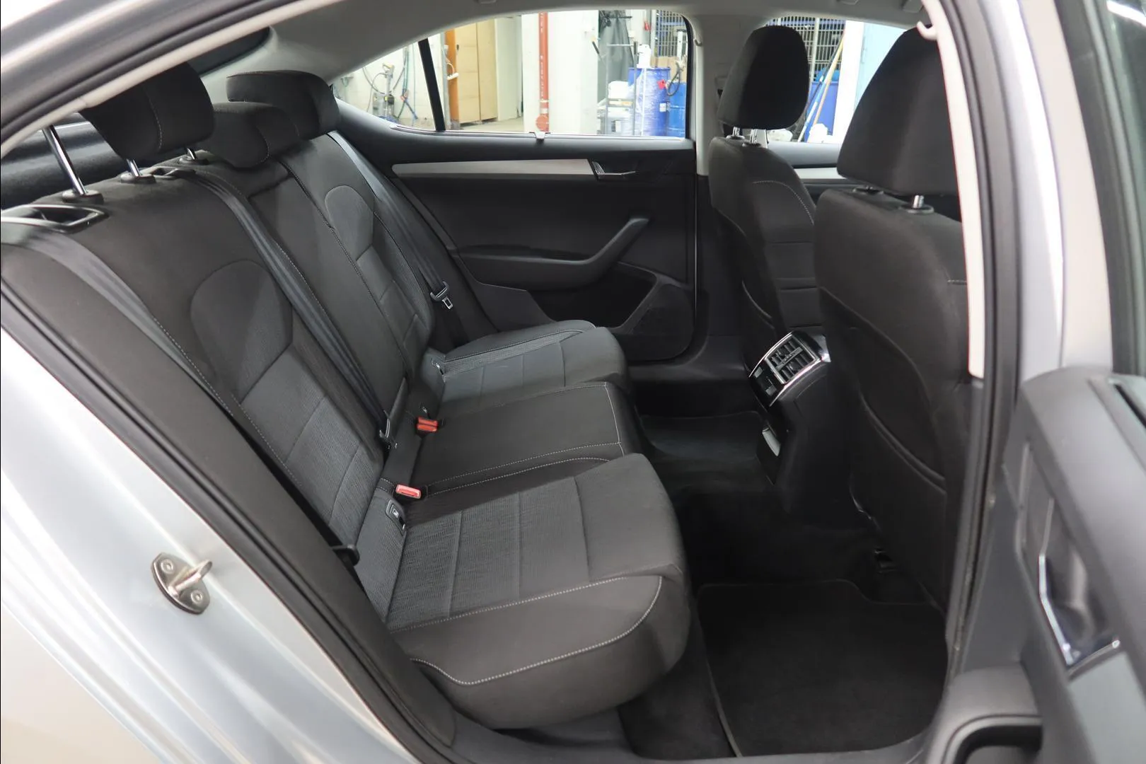 Skoda Superb KNO-844 carousel image