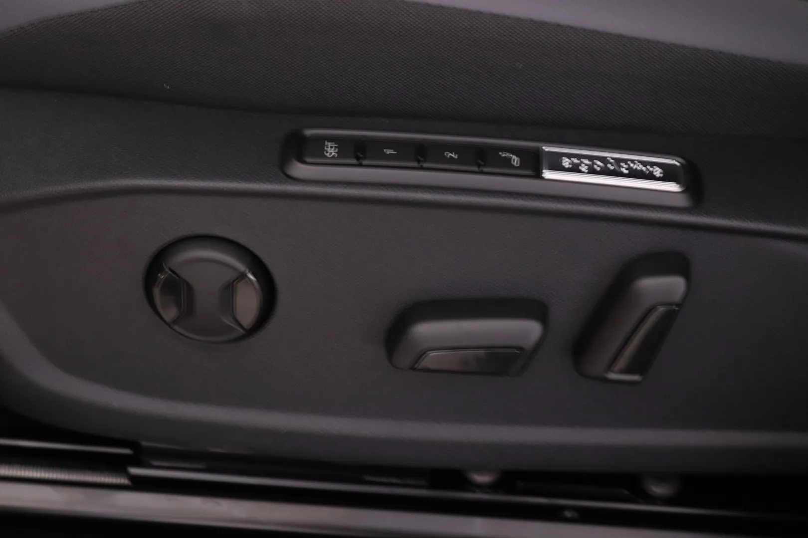 Volkswagen ID.4 YMF-177 carousel image