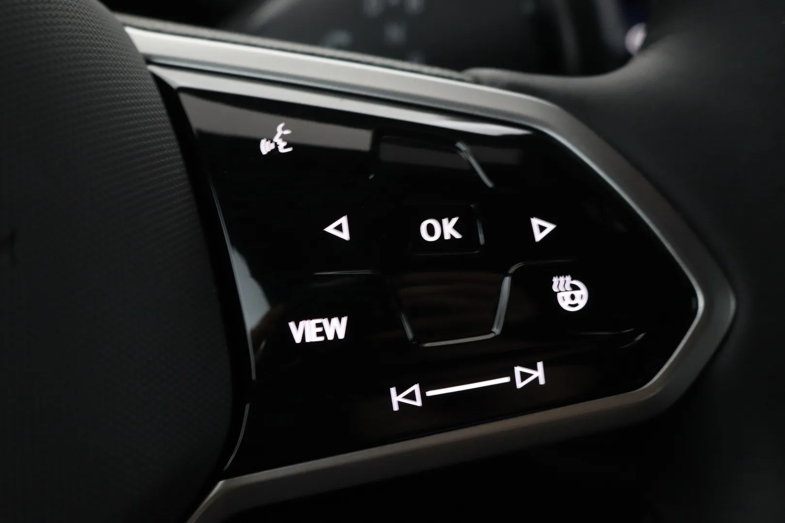 Volkswagen ID.4 YMF-177 carousel image