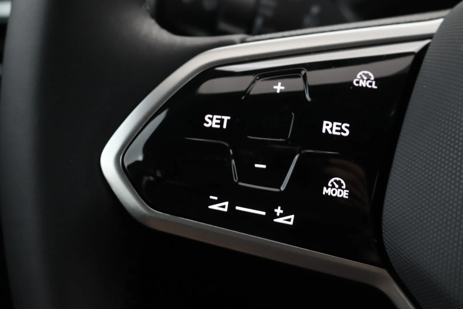 Volkswagen ID.4 YMF-177 carousel image