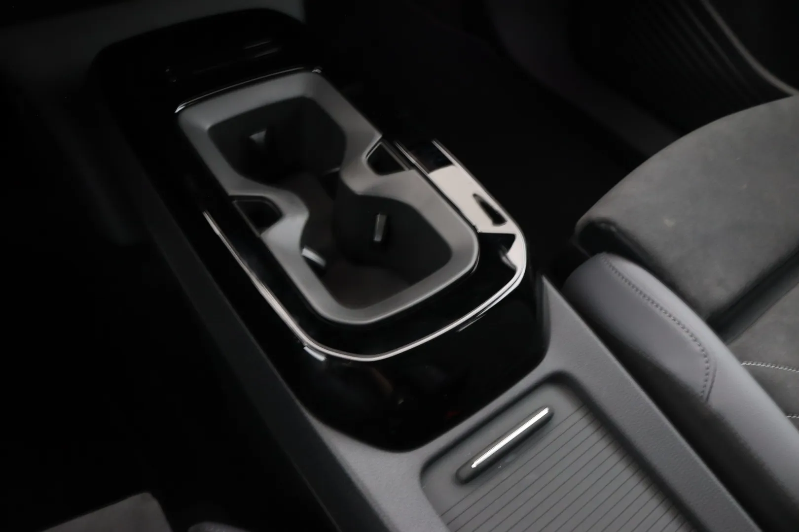 Volkswagen ID.4 YMF-177 carousel image