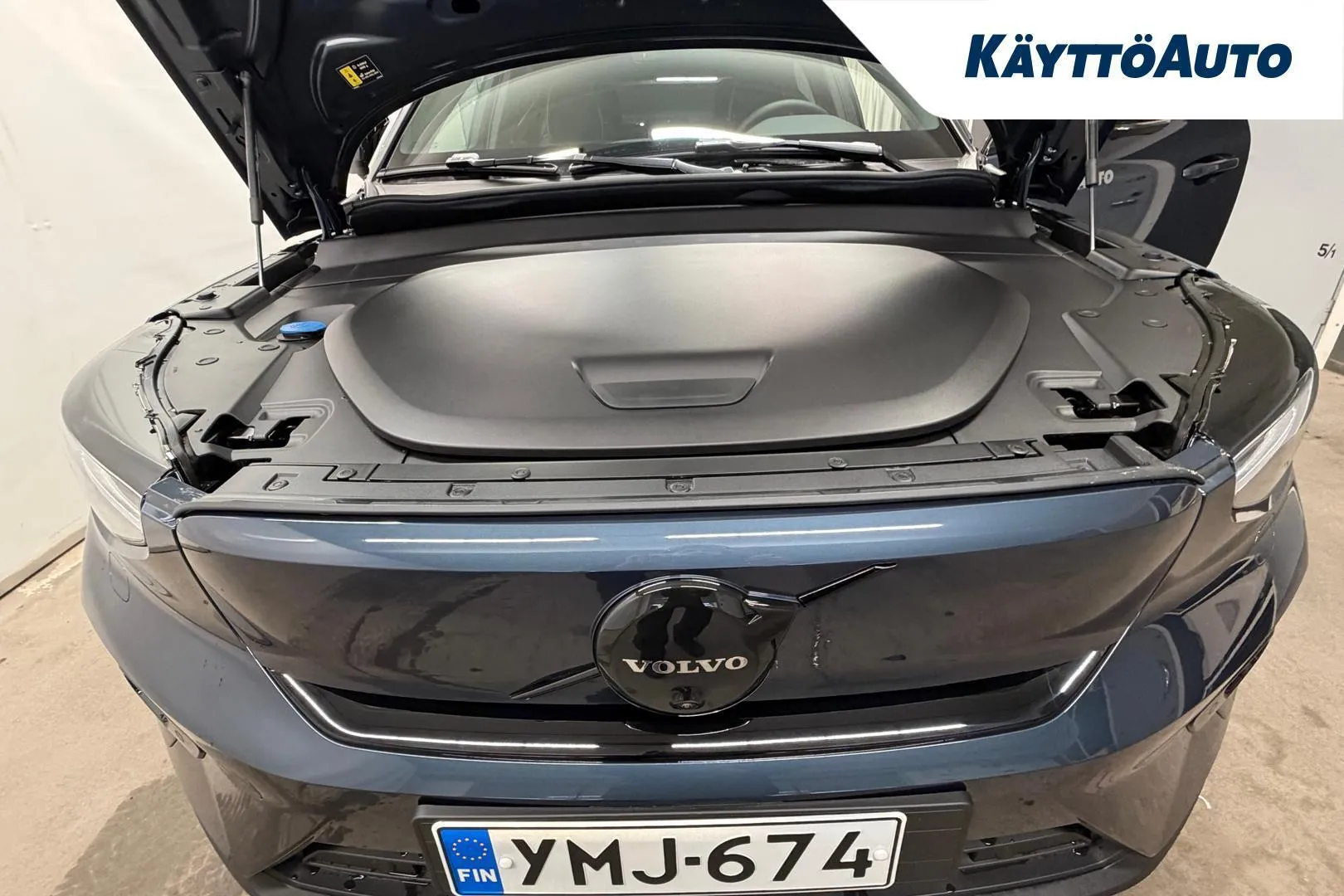 VOLVO EX40 YMJ-674 carousel image