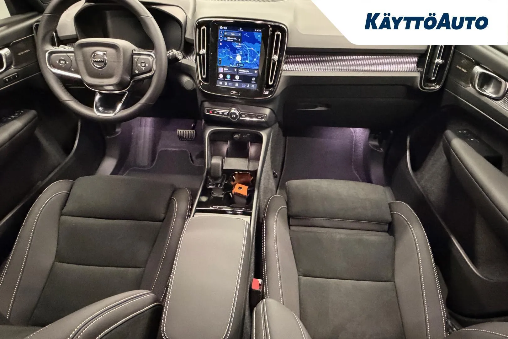 VOLVO EX40 YMJ-674 carousel image