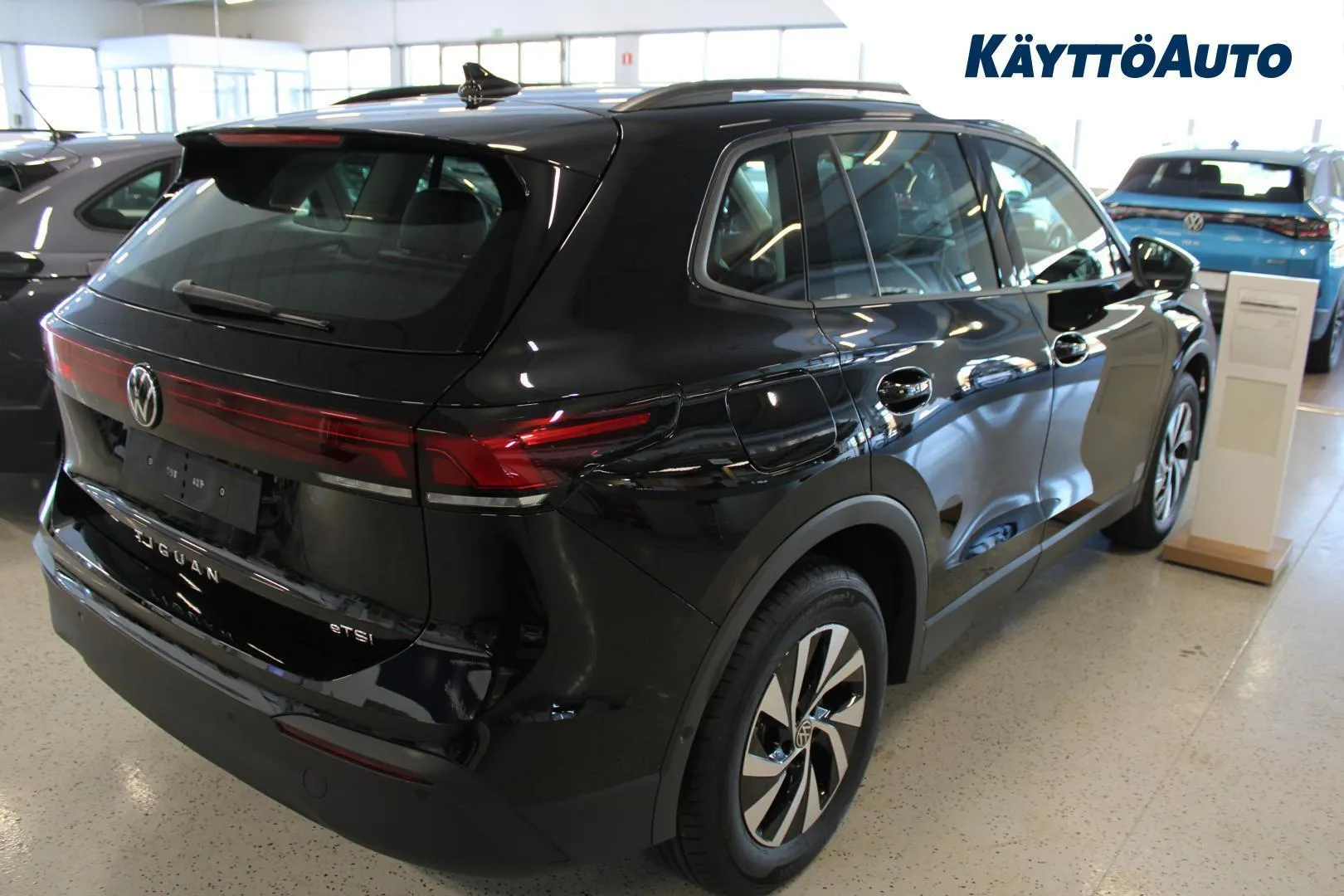 Volkswagen Tiguan YMI-237 carousel image