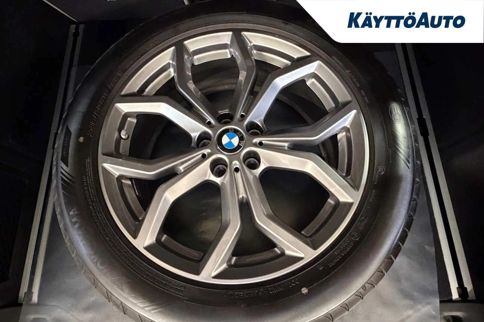 BMW X3 CLU-811 carousel image