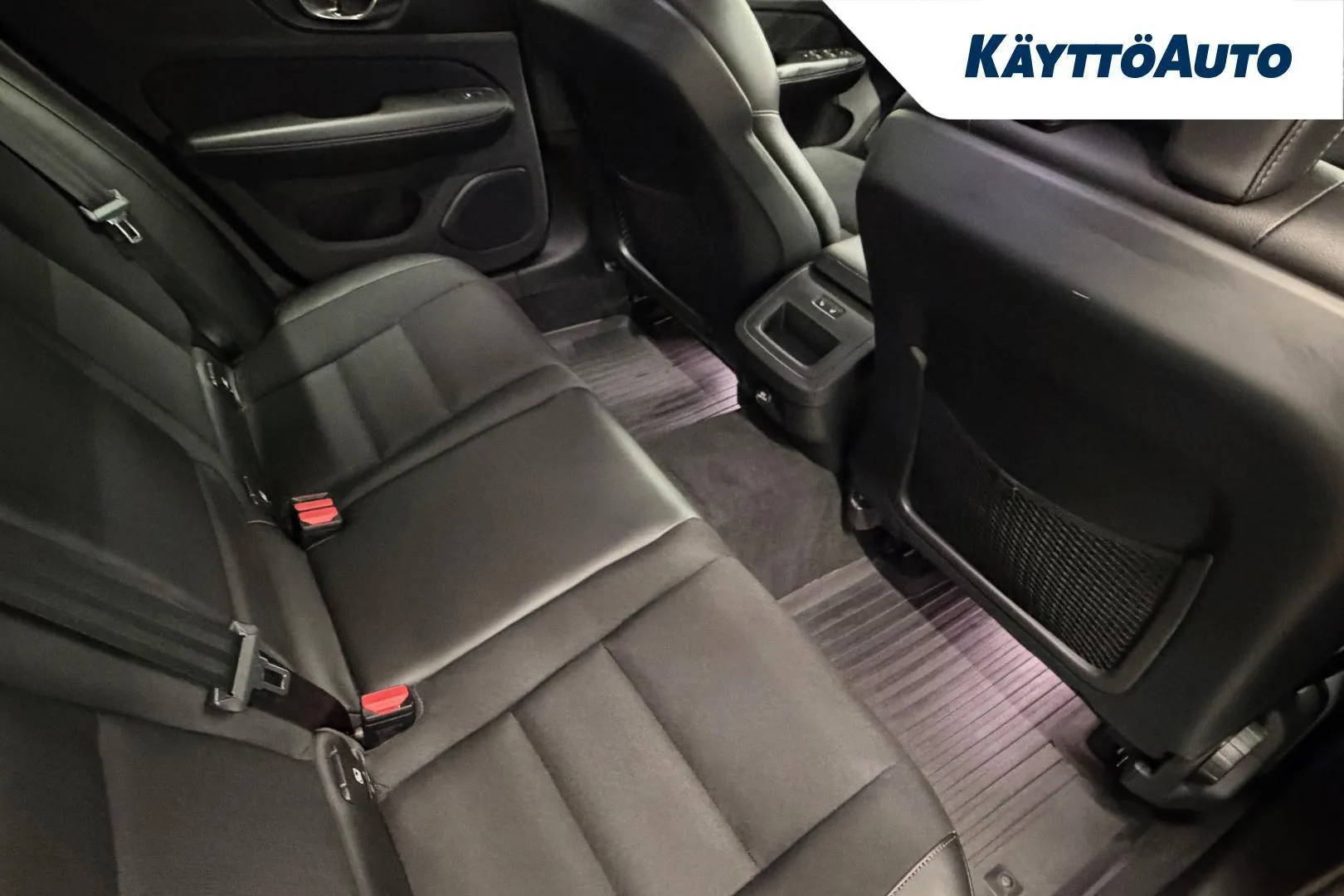 Volvo V60 MPB-990 carousel image