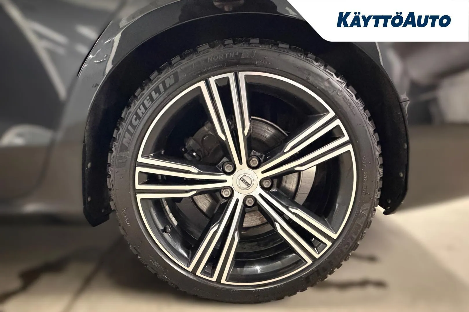 Volvo V60 MPB-990 carousel image