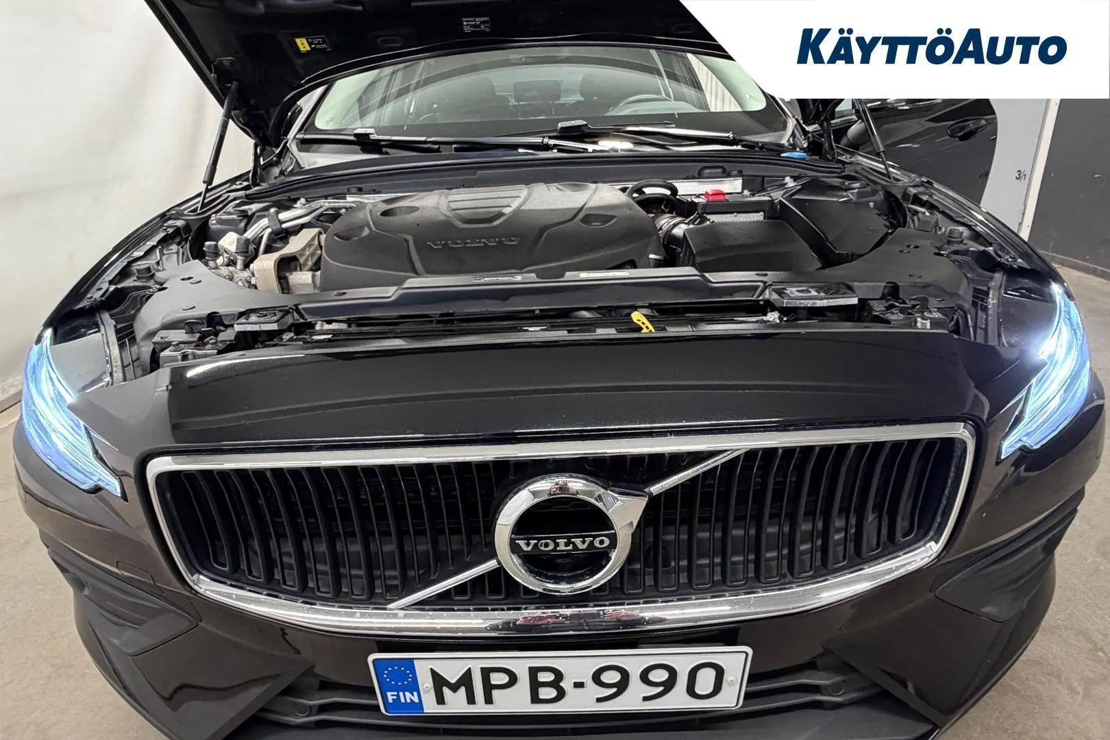 Volvo V60 MPB-990 carousel image