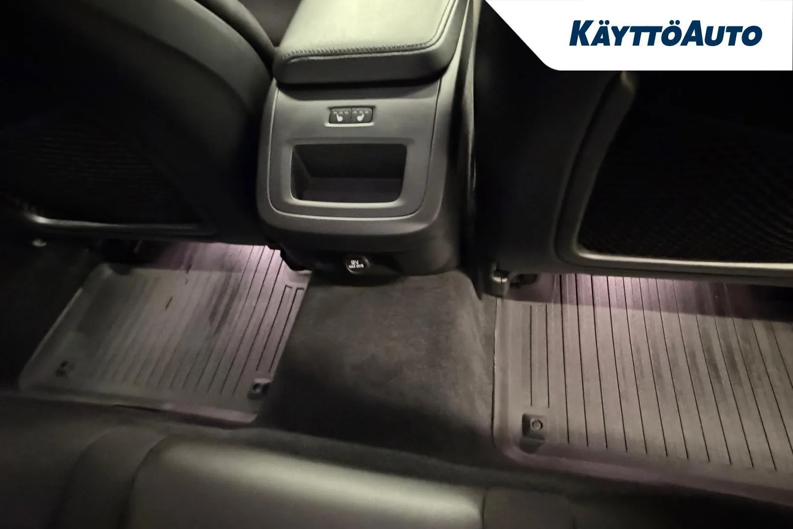 Volvo V60 MPB-990 carousel image