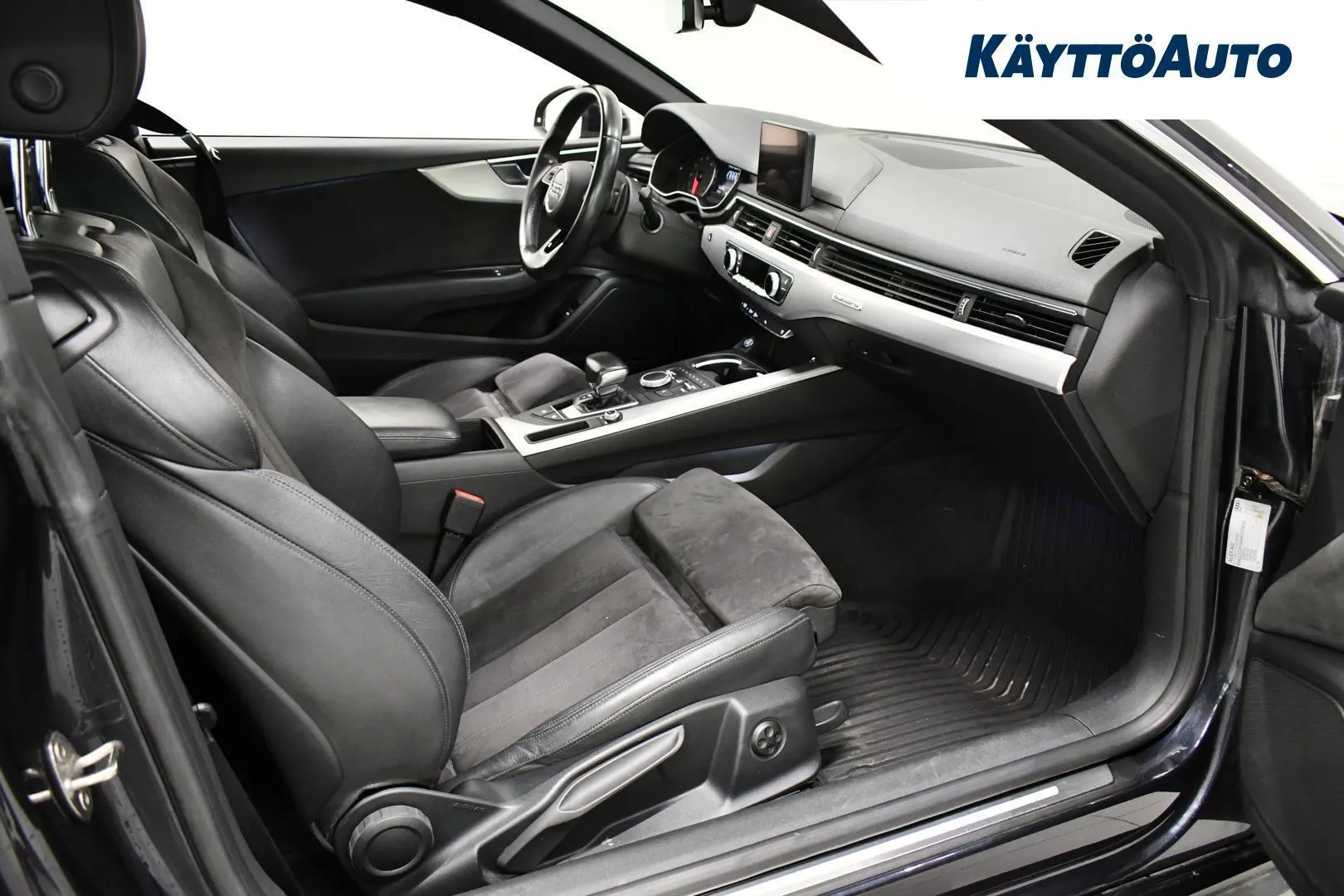 Audi A5 VZH-599 carousel image