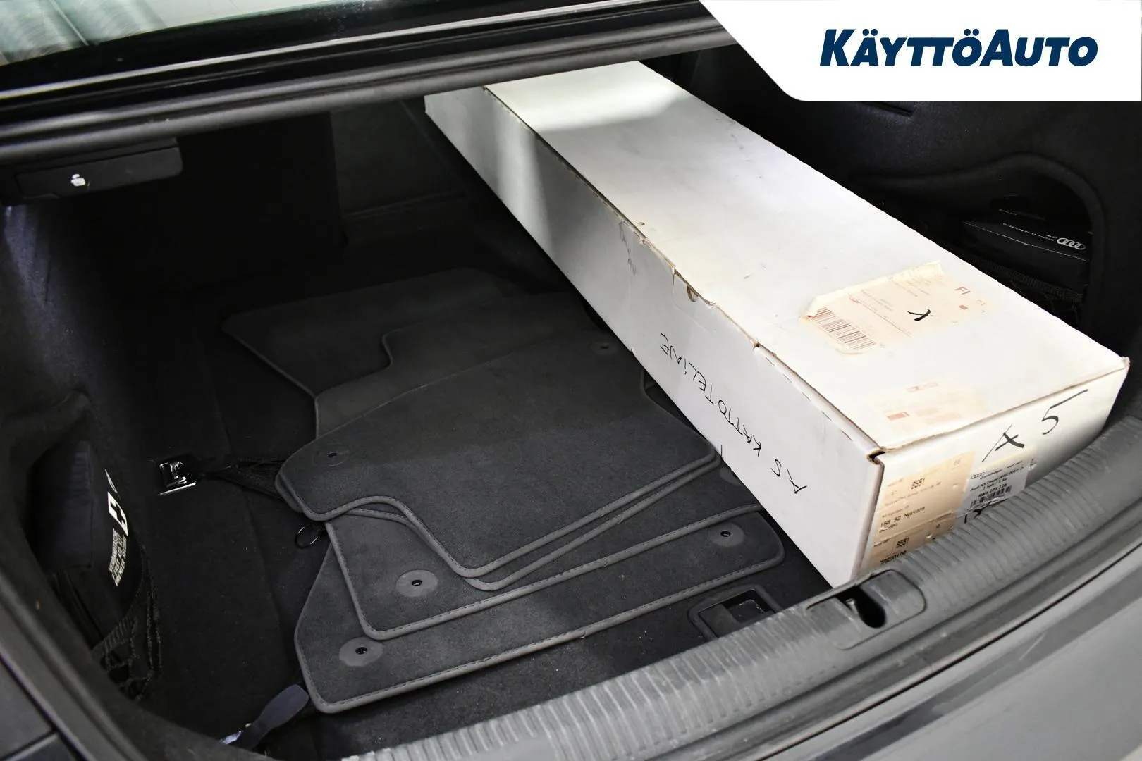 Audi A5 VZH-599 carousel image