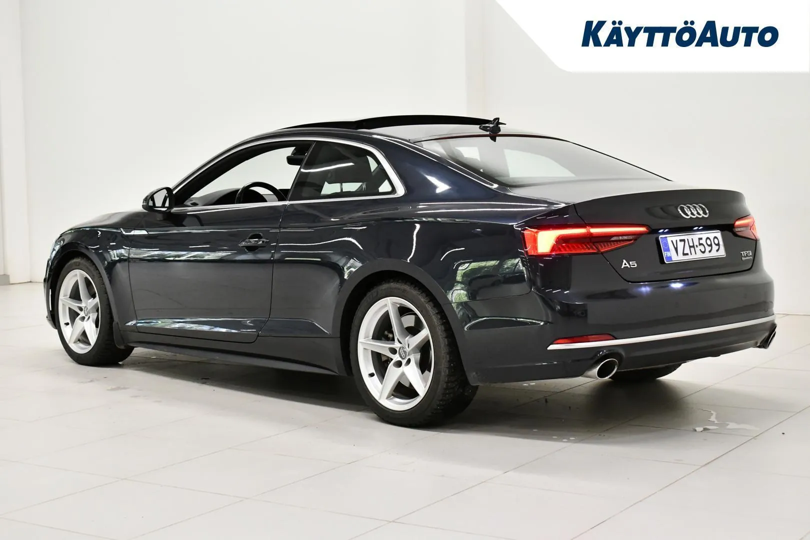 Audi A5 VZH-599 carousel image