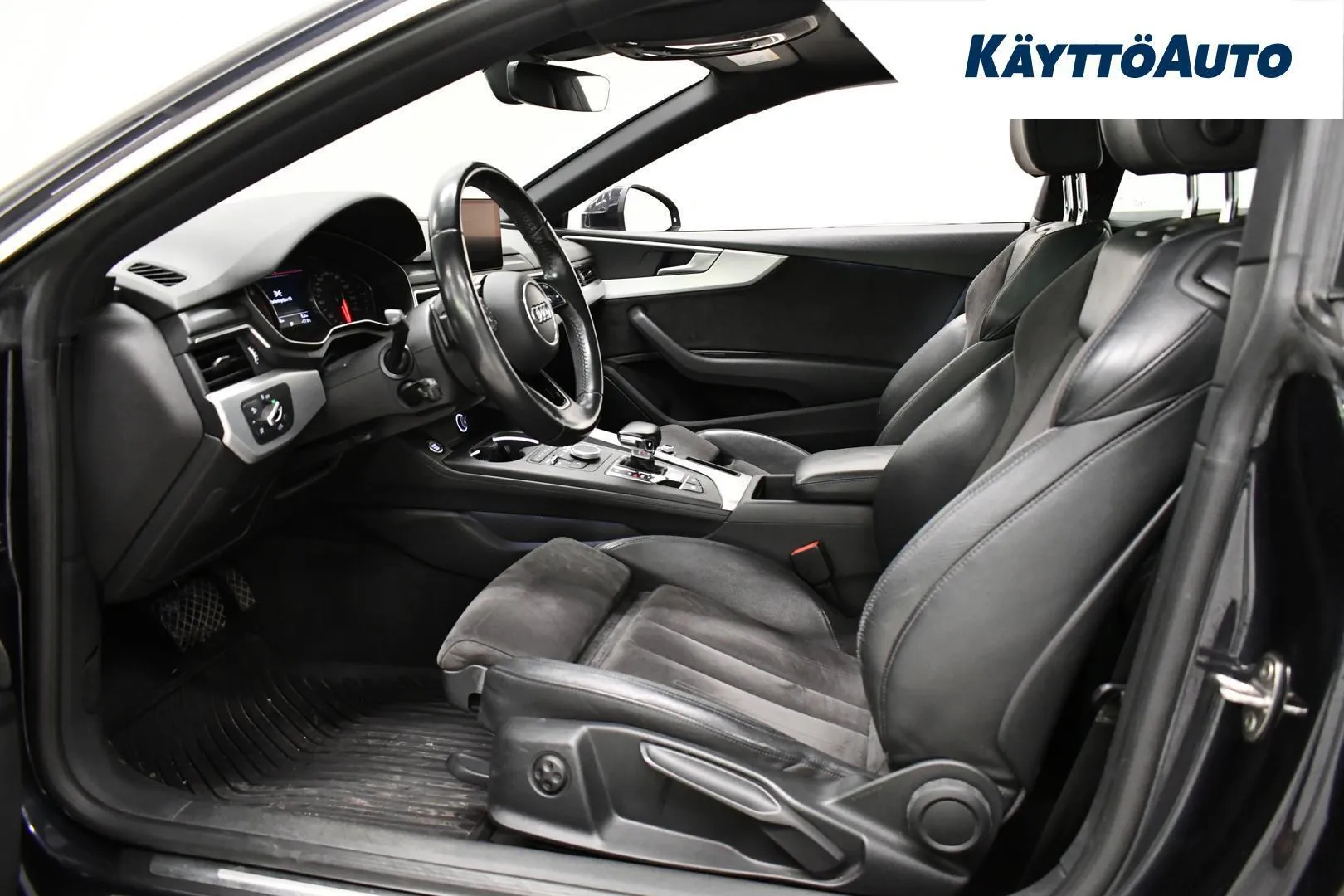 Audi A5 VZH-599 carousel image