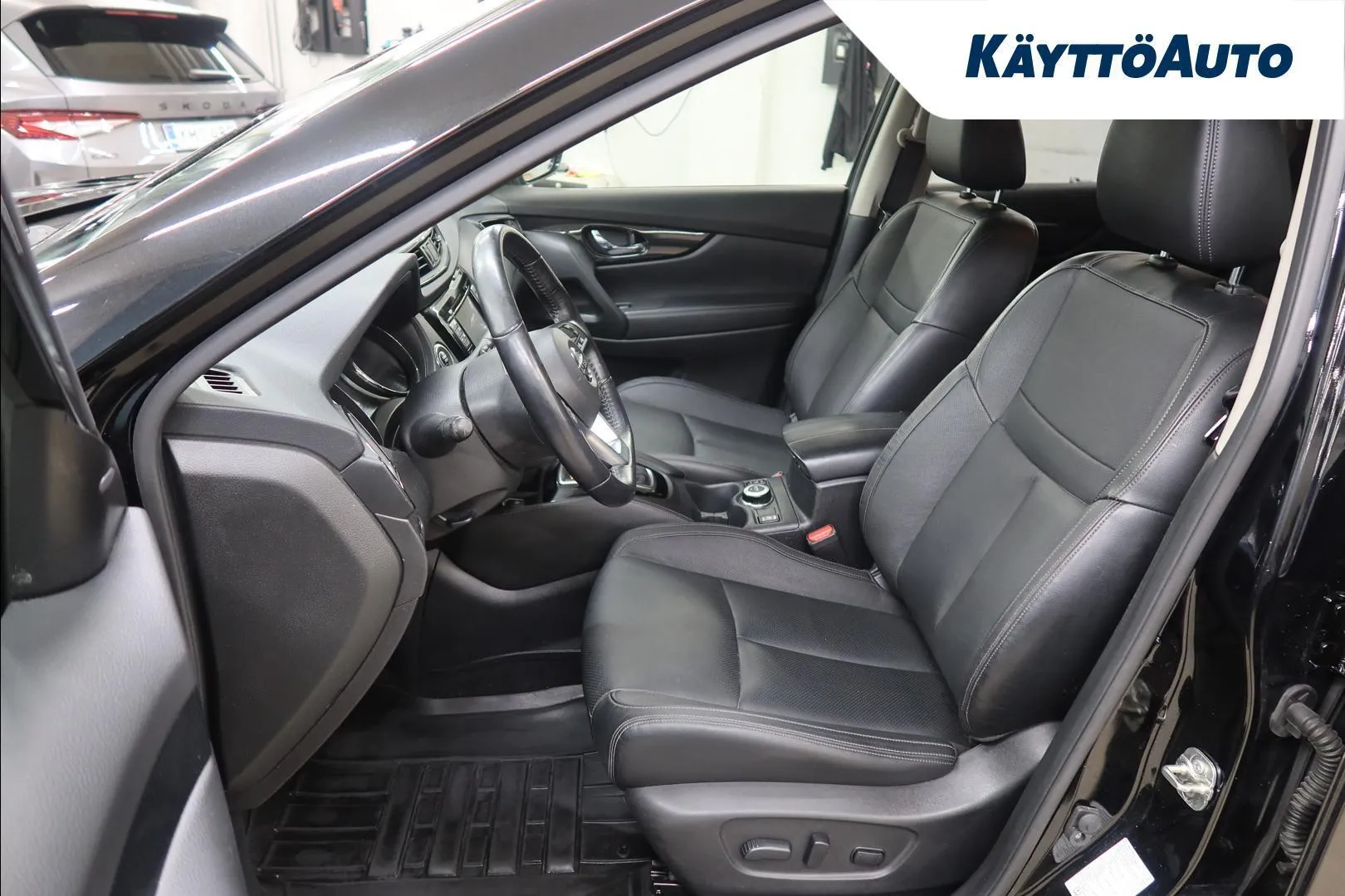 Nissan X-Trail GNR-824 carousel image
