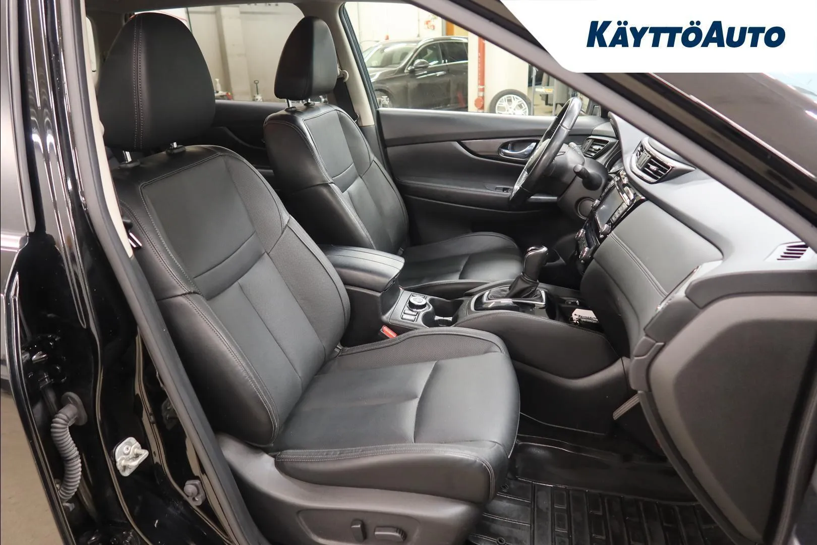 Nissan X-Trail GNR-824 carousel image