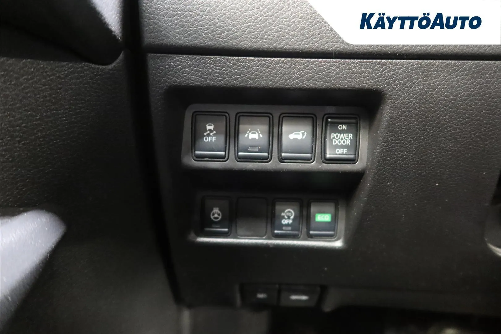 Nissan X-Trail GNR-824 carousel image