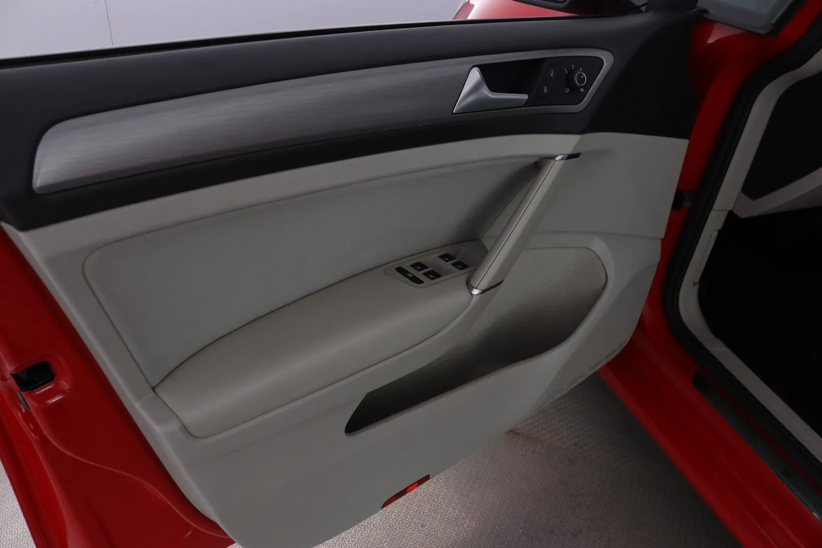 Volkswagen Golf CJS-852 carousel image