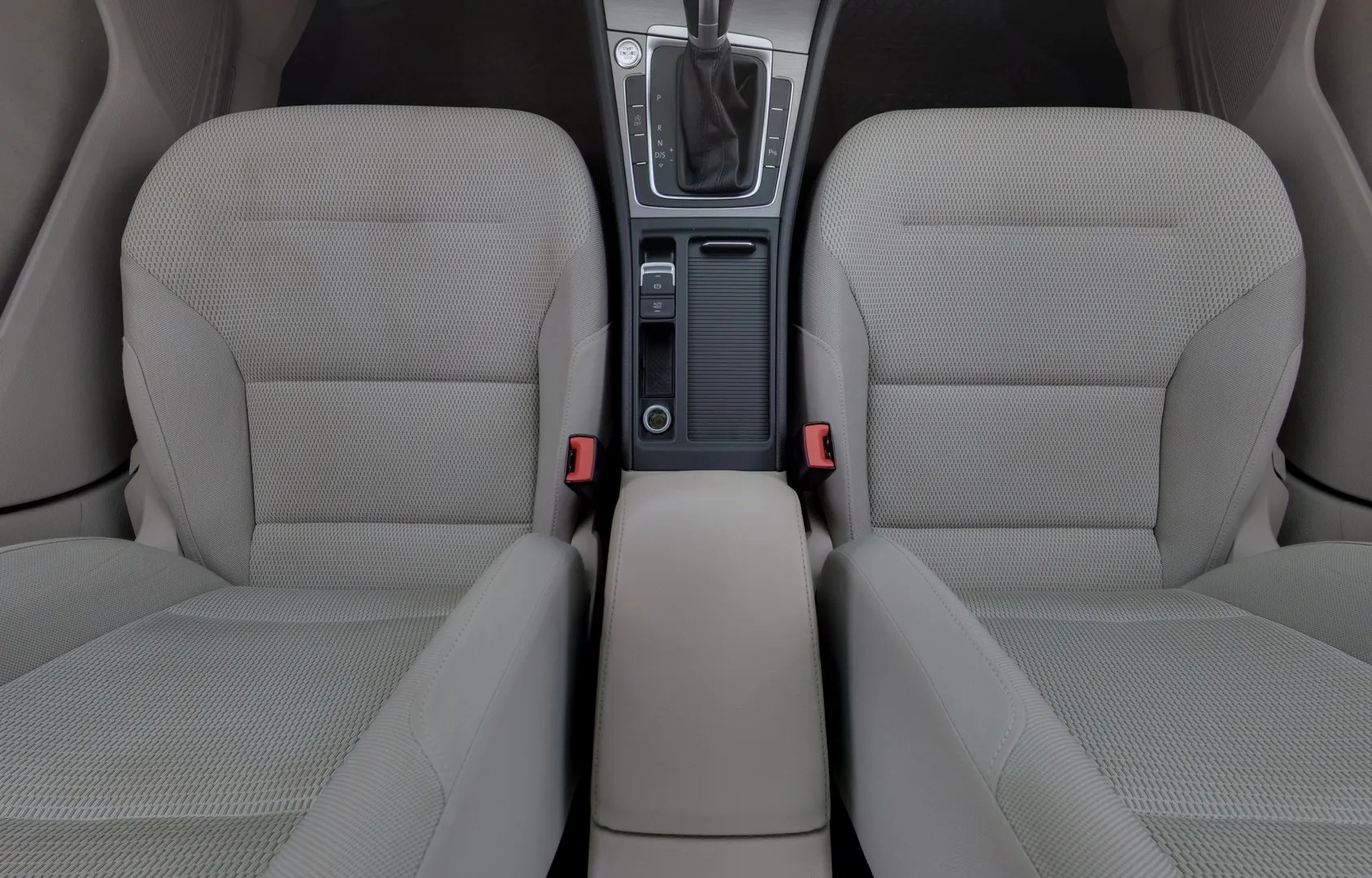 Volkswagen Golf CJS-852 carousel image