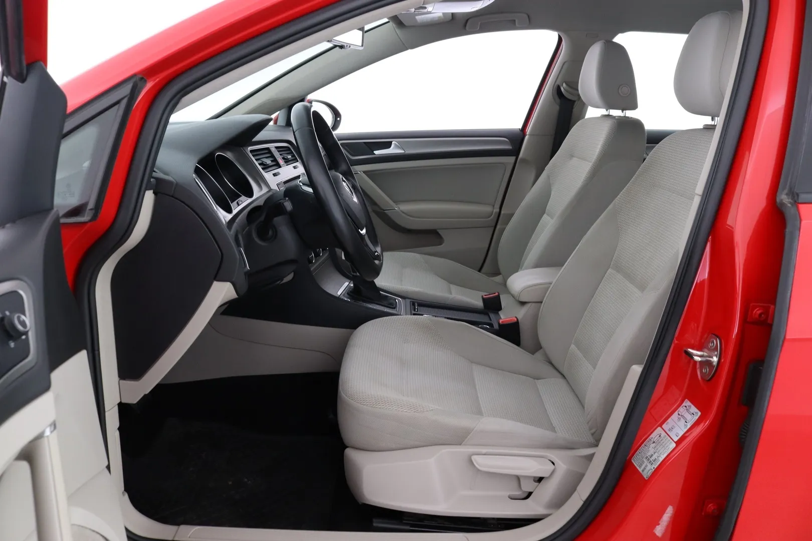 Volkswagen Golf CJS-852 carousel image