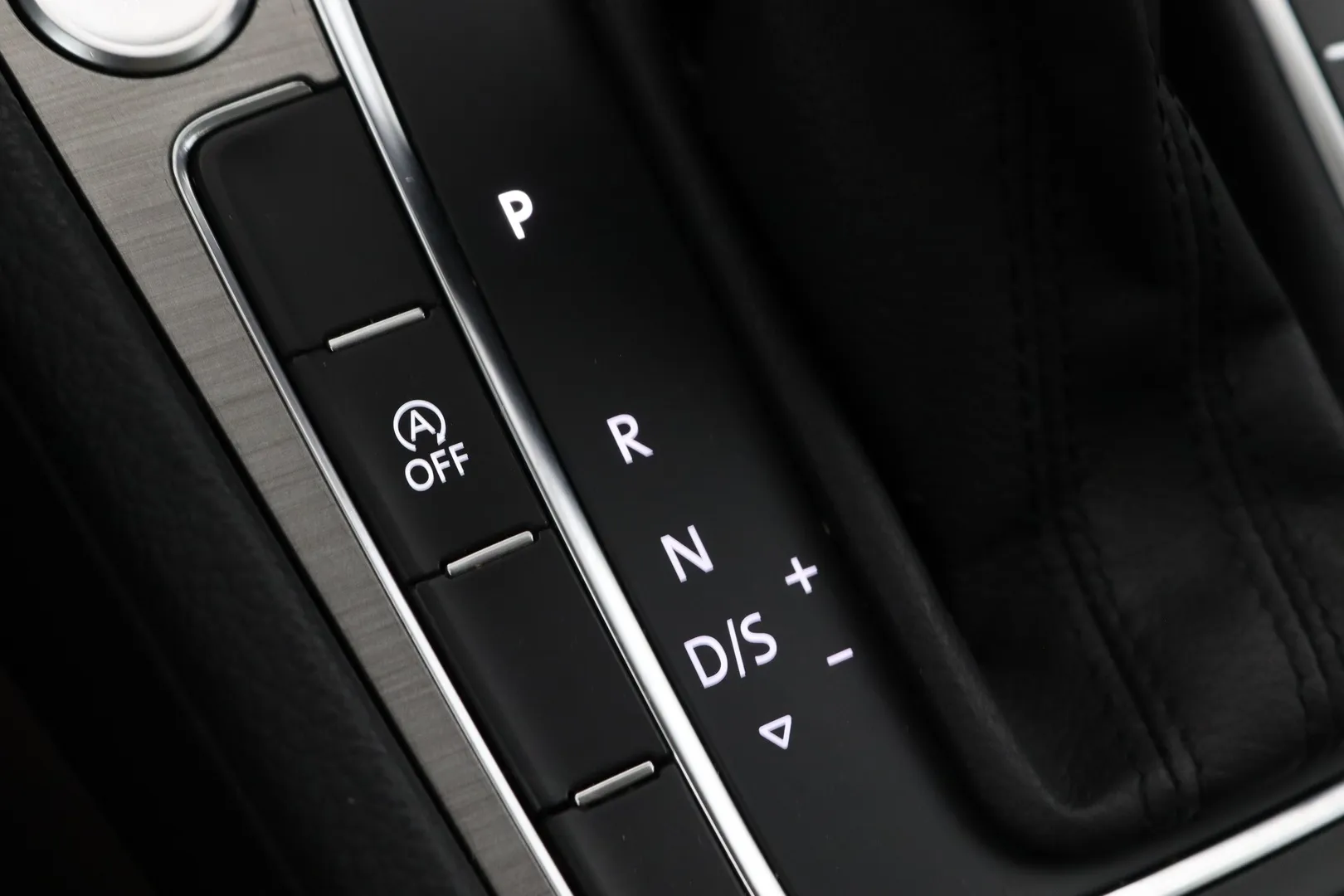 Volkswagen Golf CJS-852 carousel image