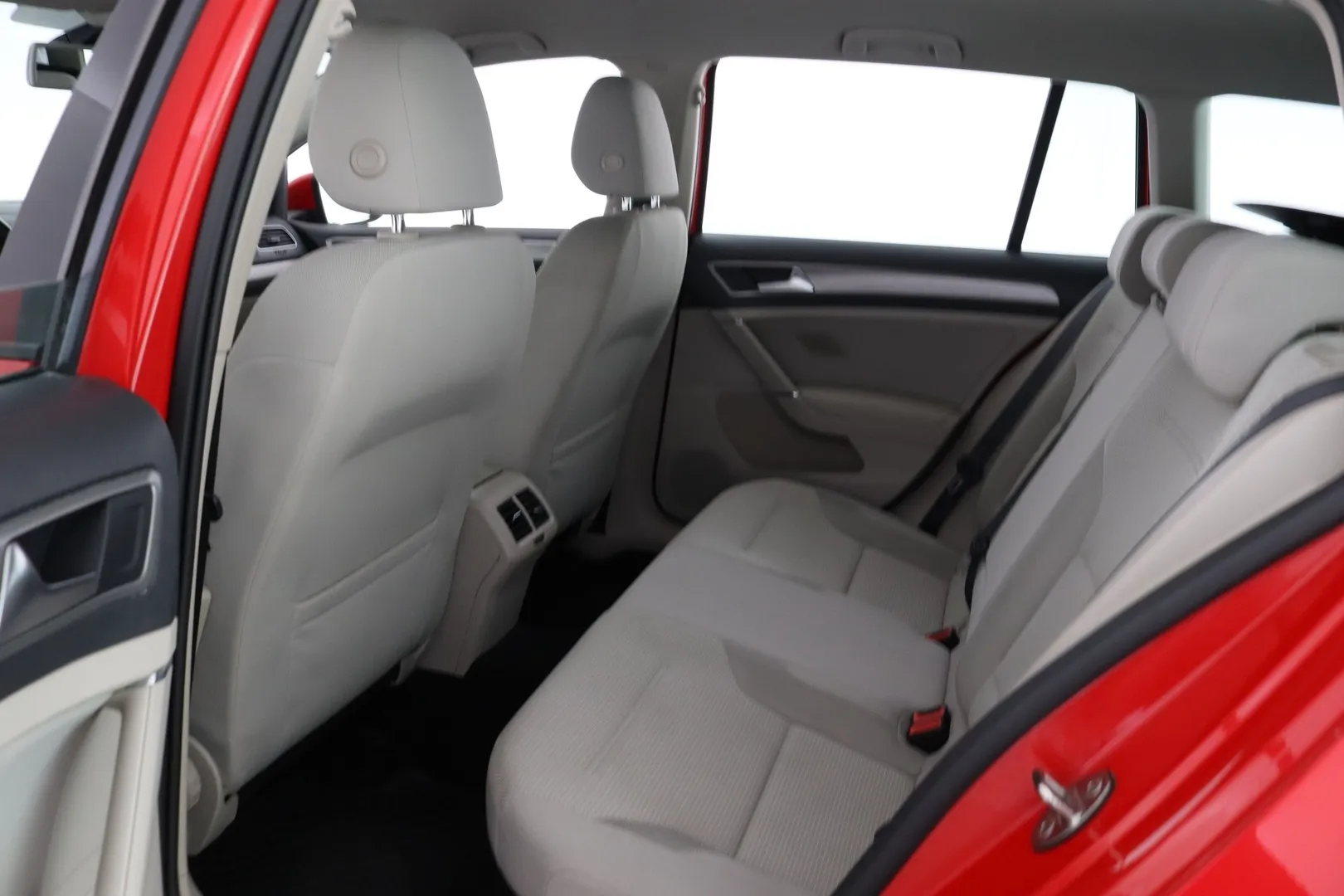 Volkswagen Golf CJS-852 carousel image