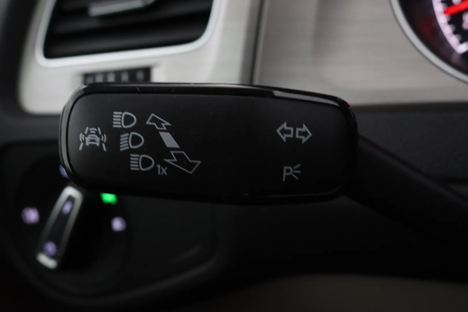 Volkswagen Golf CJS-852 carousel image