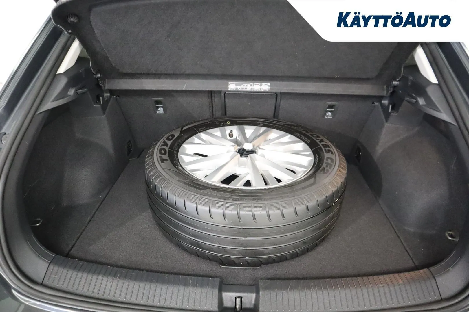 Volkswagen T-Roc XXJ-162 carousel image