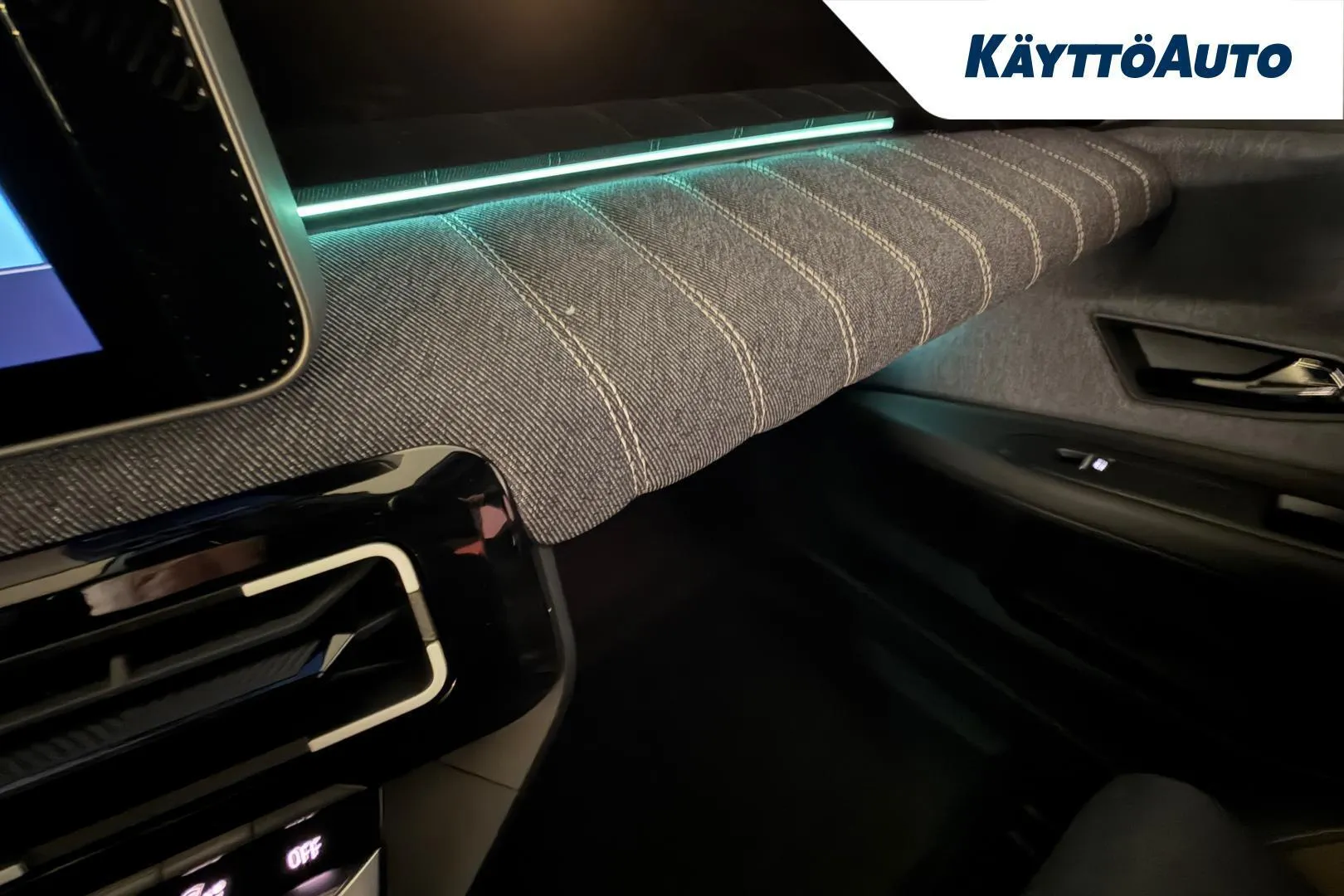 Renault 5 KXN-932 carousel image