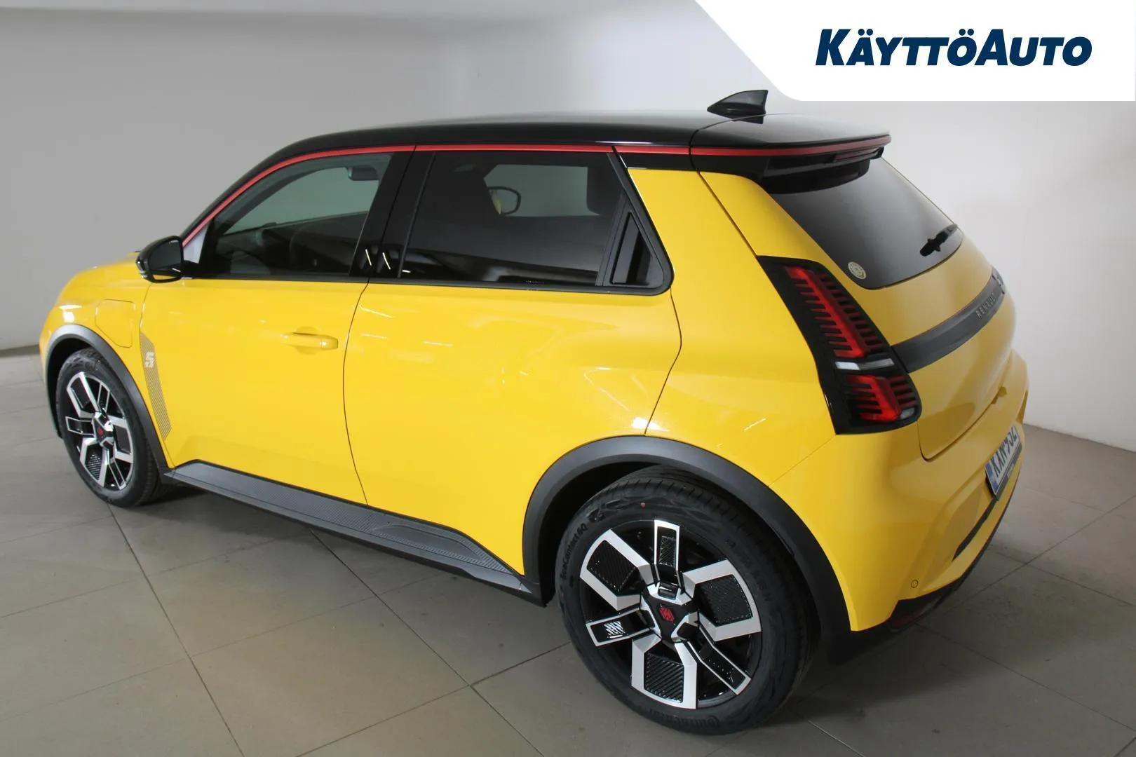 Renault 5 KXN-932 carousel image