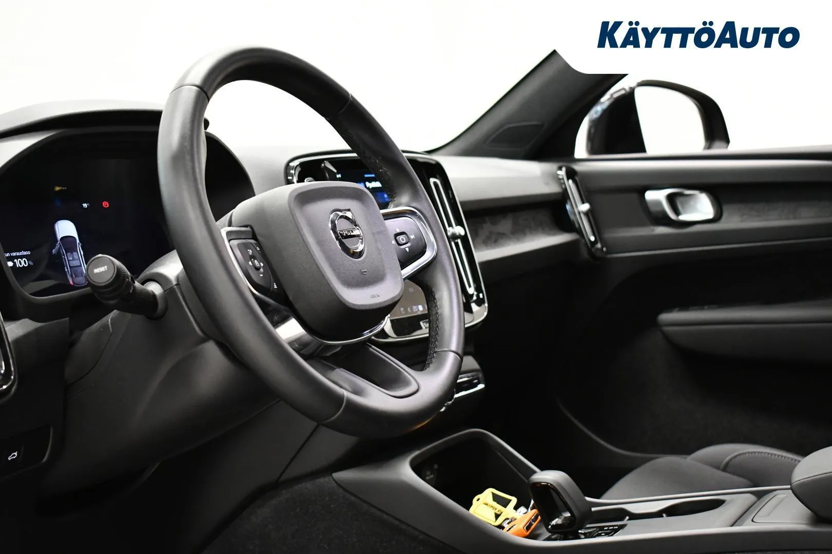 Volvo EC40 MRO-274 carousel image