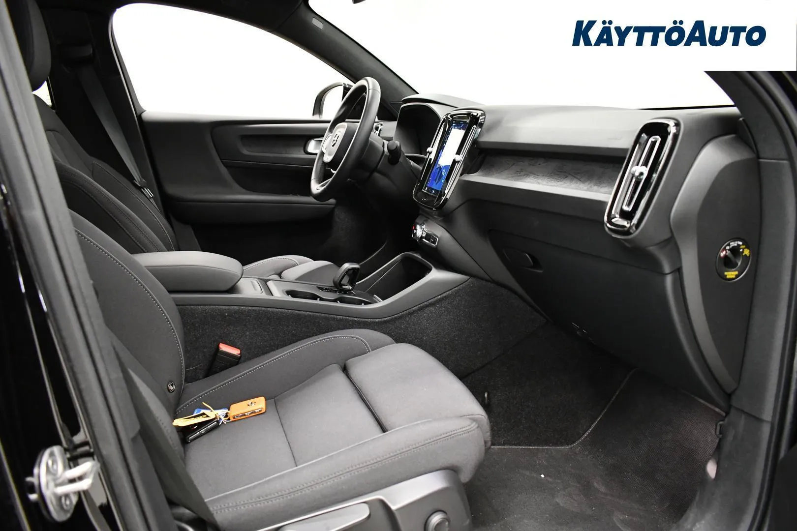 Volvo EC40 MRO-274 carousel image