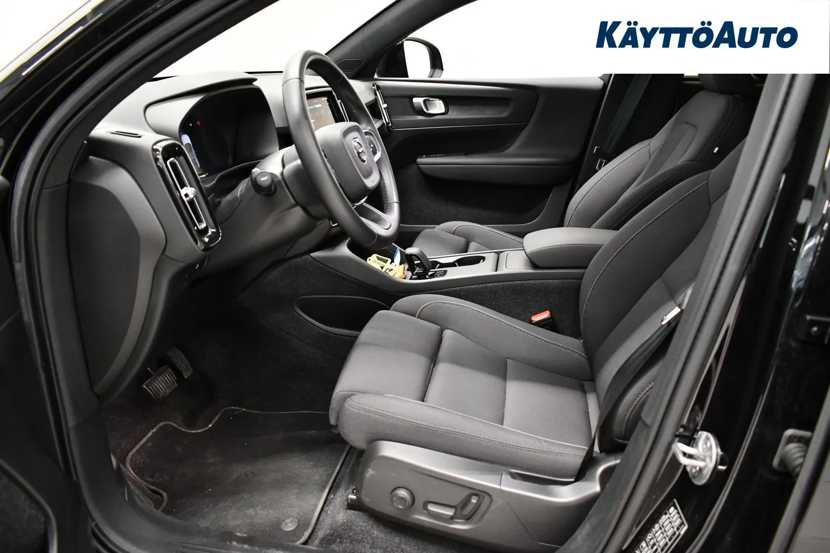 Volvo EC40 MRO-274 carousel image