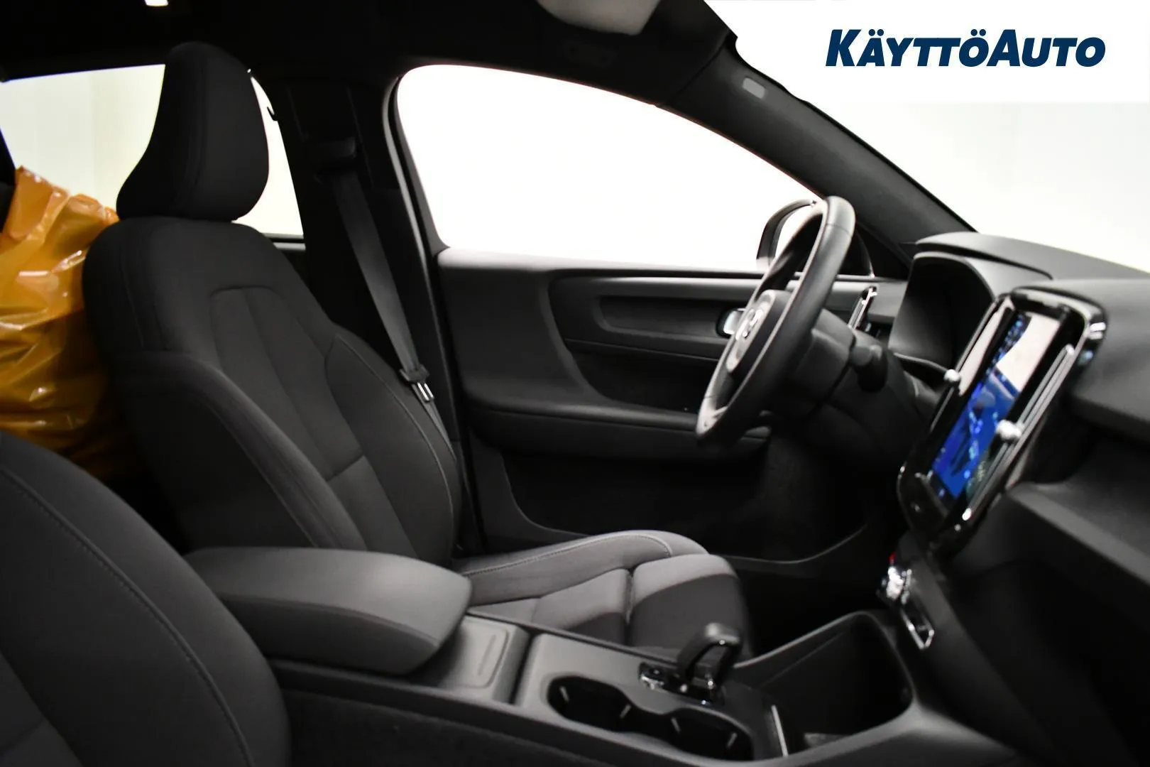 Volvo EC40 MRO-274 carousel image