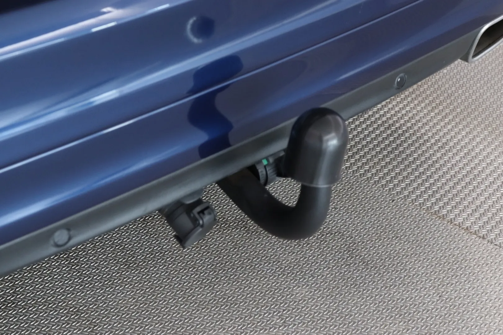 Volvo V60 YXG-168 carousel image