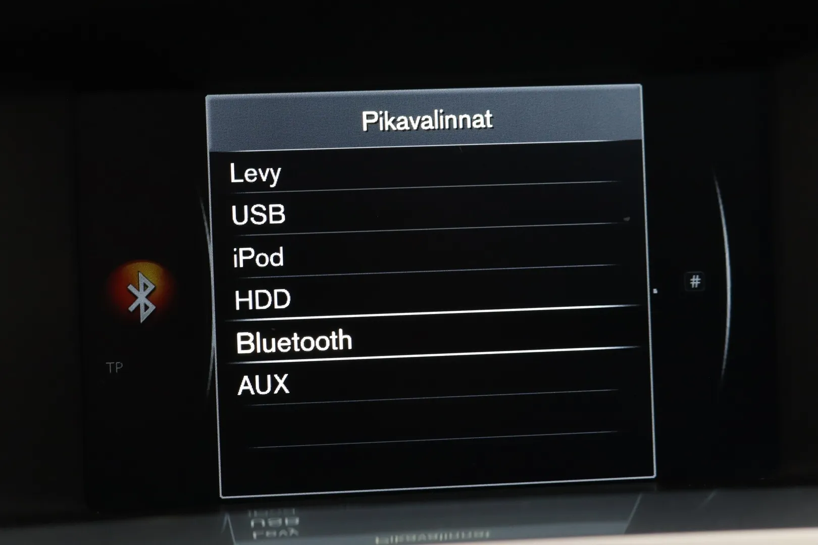 Volvo V60 YXG-168 carousel image