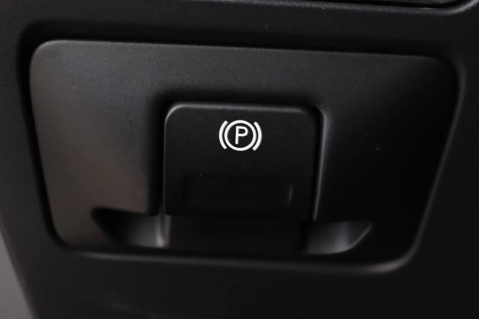 Volvo V60 YXG-168 carousel image