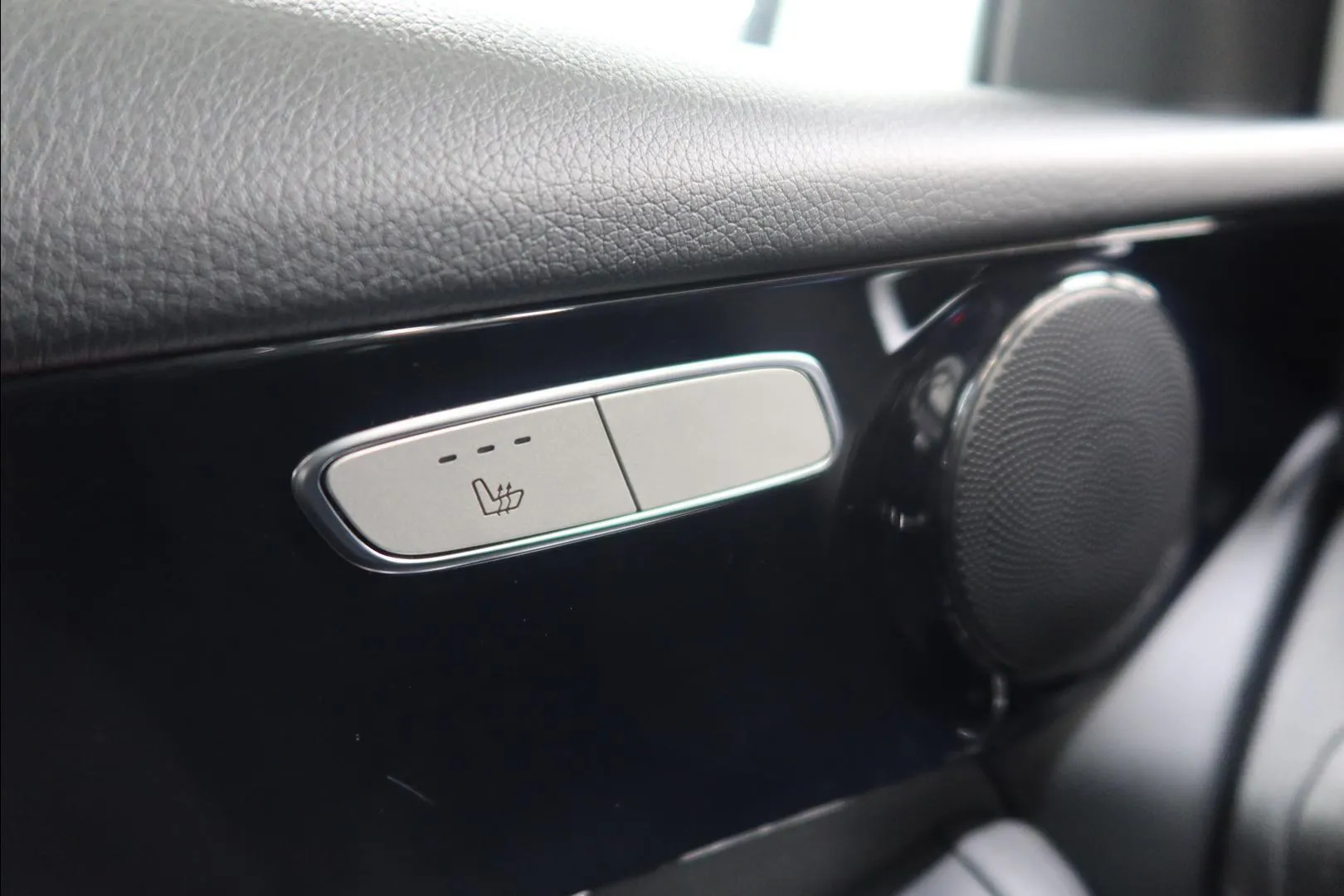 Mercedes-Benz GLC OUV-414 carousel image