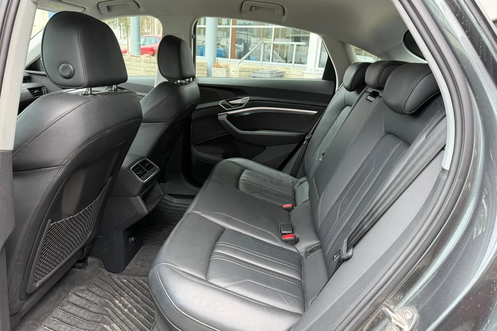 Audi e-tron KUS-480 carousel image