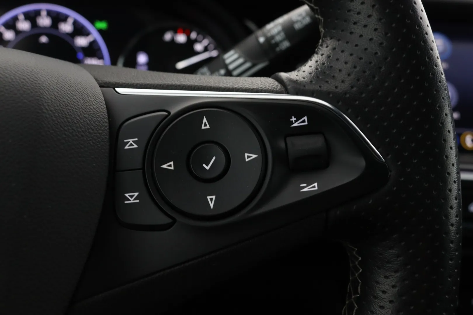 Opel Insignia GPB-401 carousel image