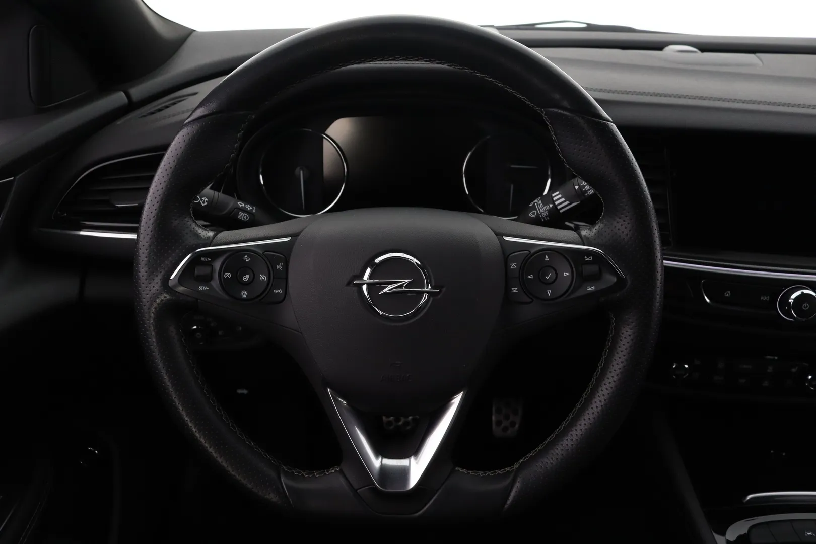 Opel Insignia GPB-401 carousel image