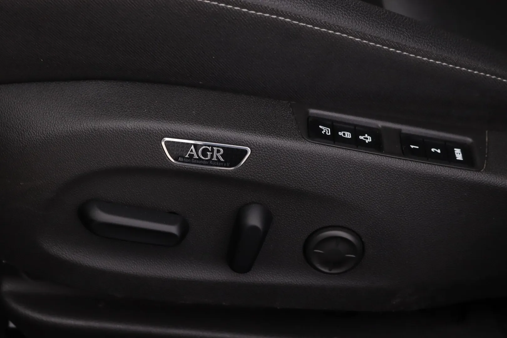 Opel Insignia GPB-401 carousel image