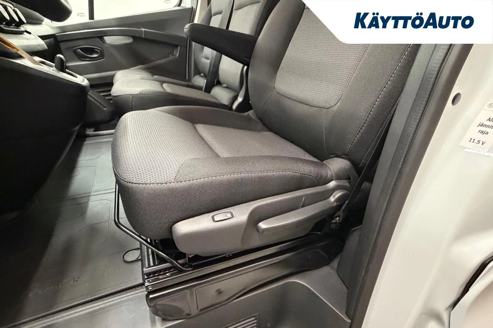 Renault Trafic XTT-570 carousel image