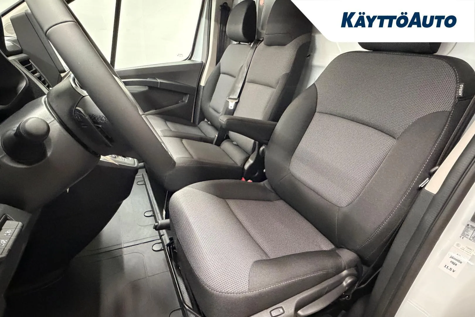Renault Trafic XTT-570 carousel image