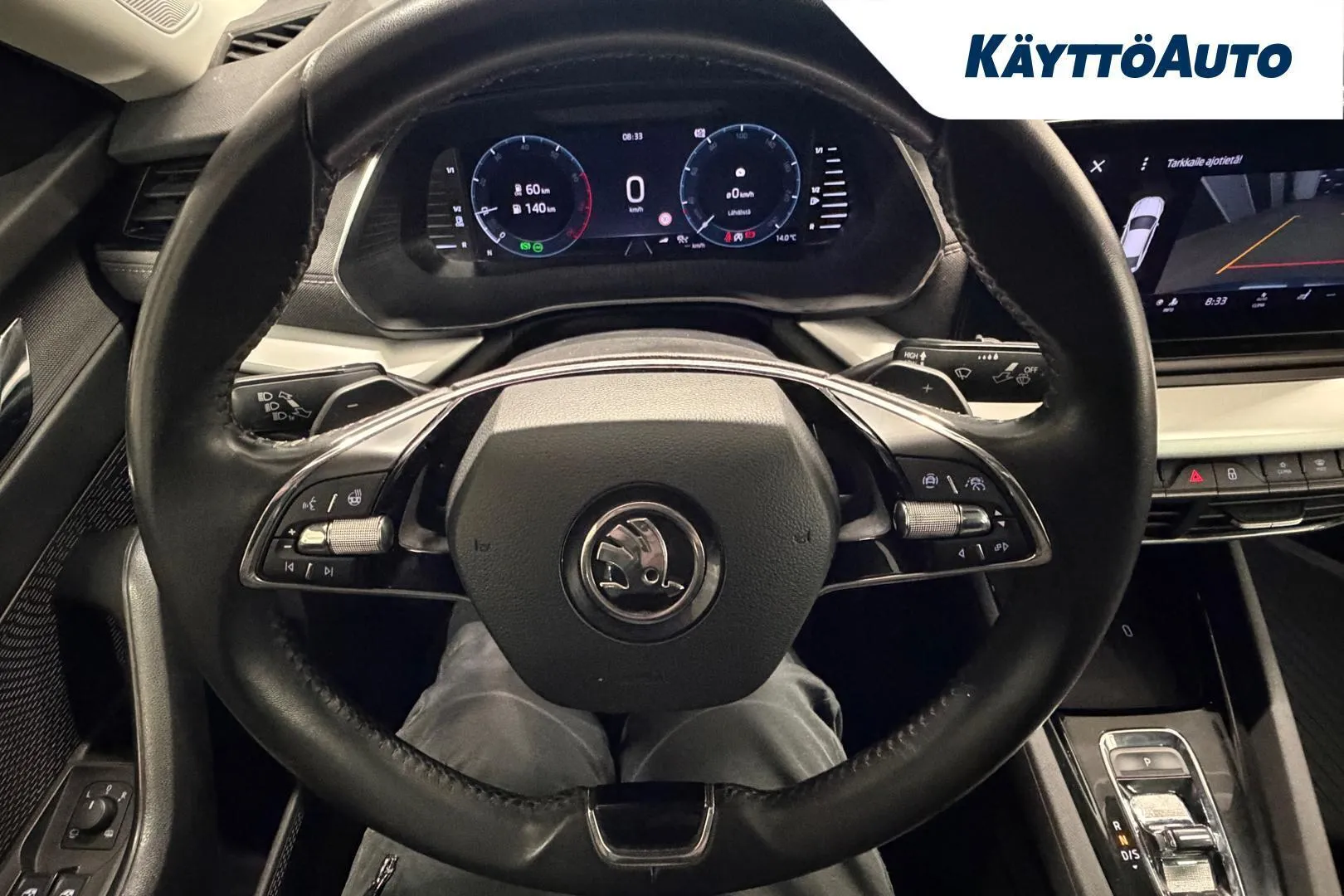 Skoda Octavia JLU-672 carousel image